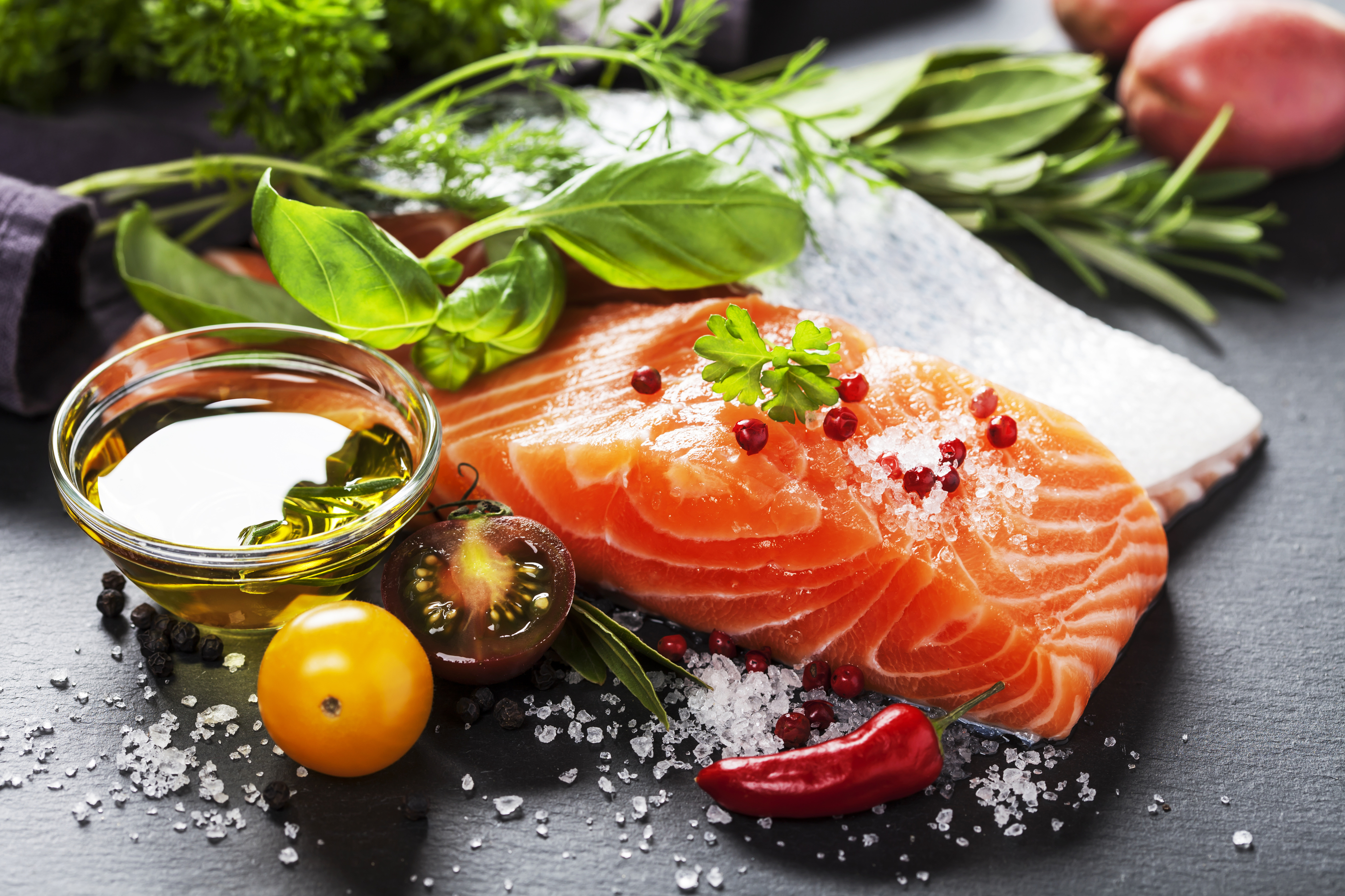 Omega-3-salmone-olio-di-pesce-pelle-rughe-benefici